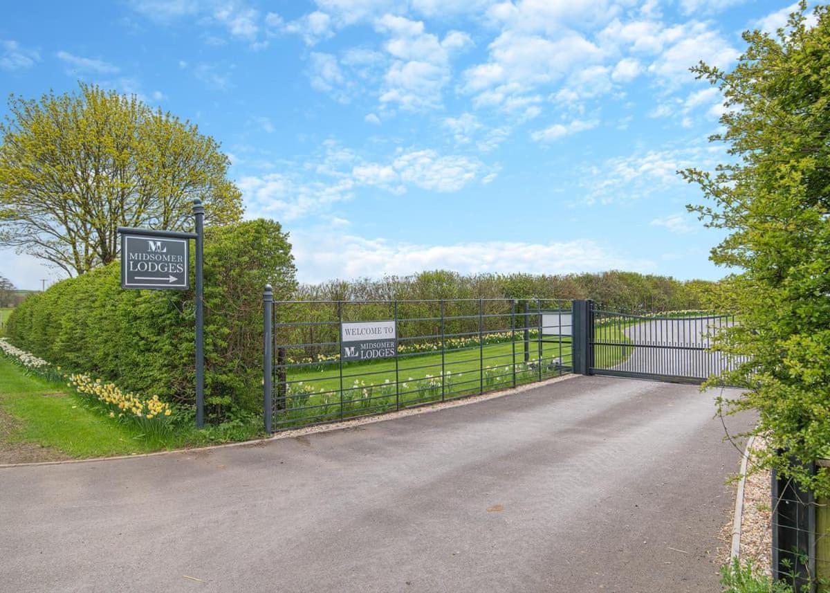 Midsomer Lodges Pilton Luaran gambar