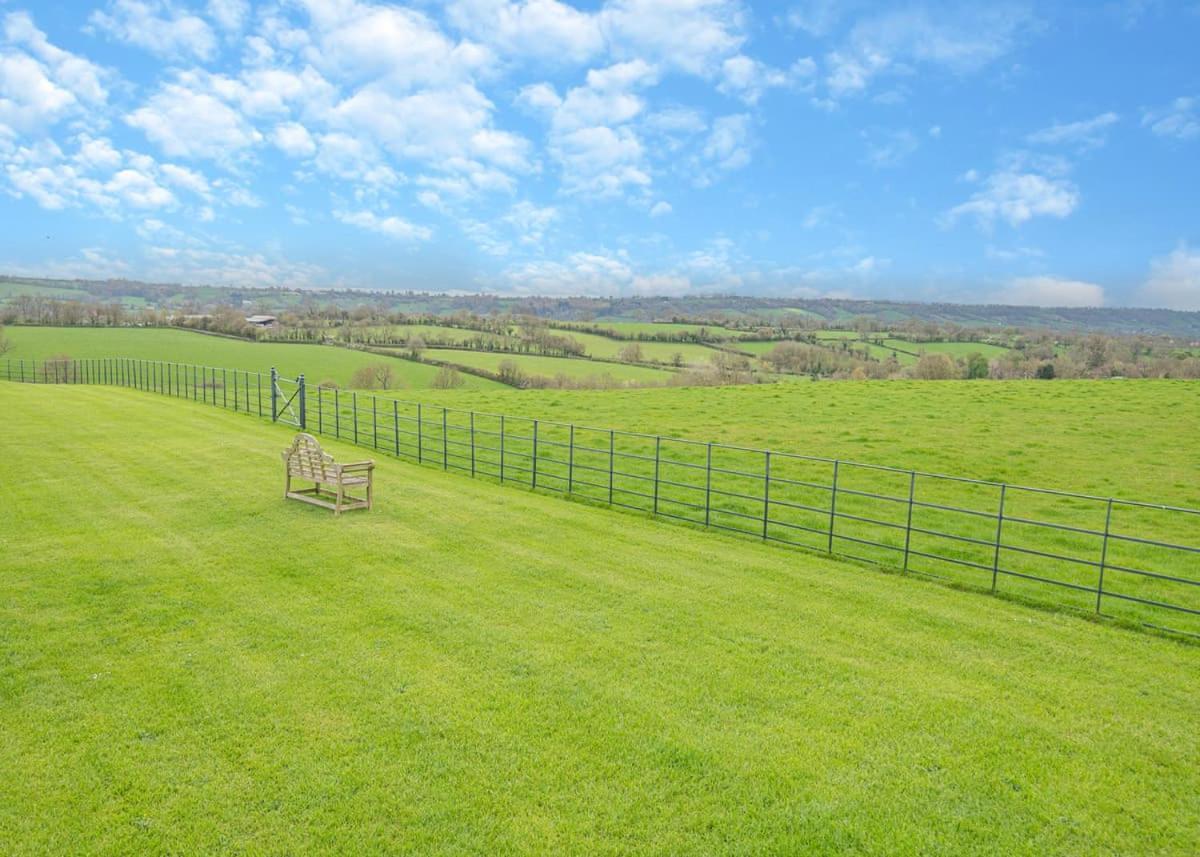 Midsomer Lodges Pilton Luaran gambar