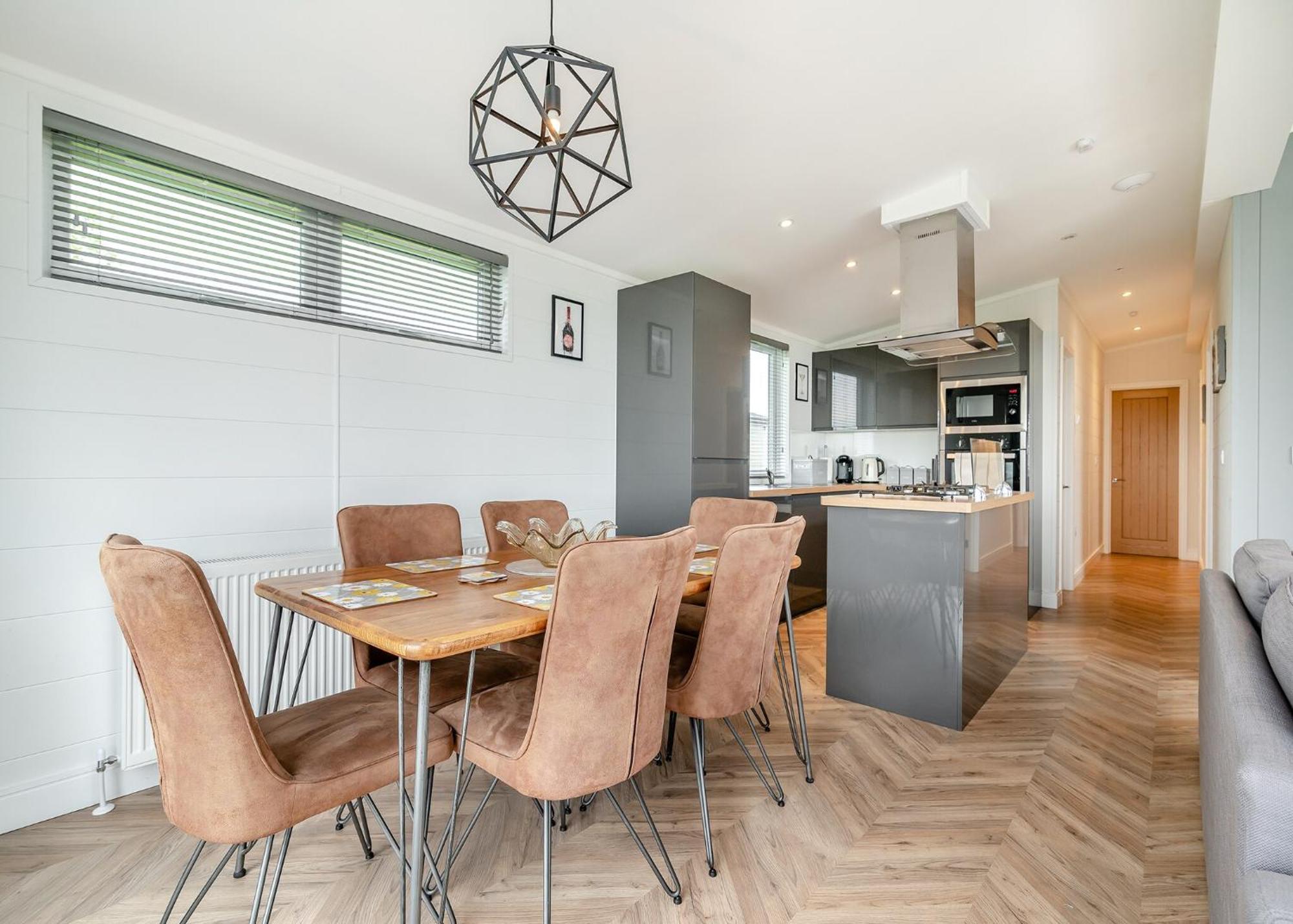 Midsomer Lodges Pilton Bilik gambar