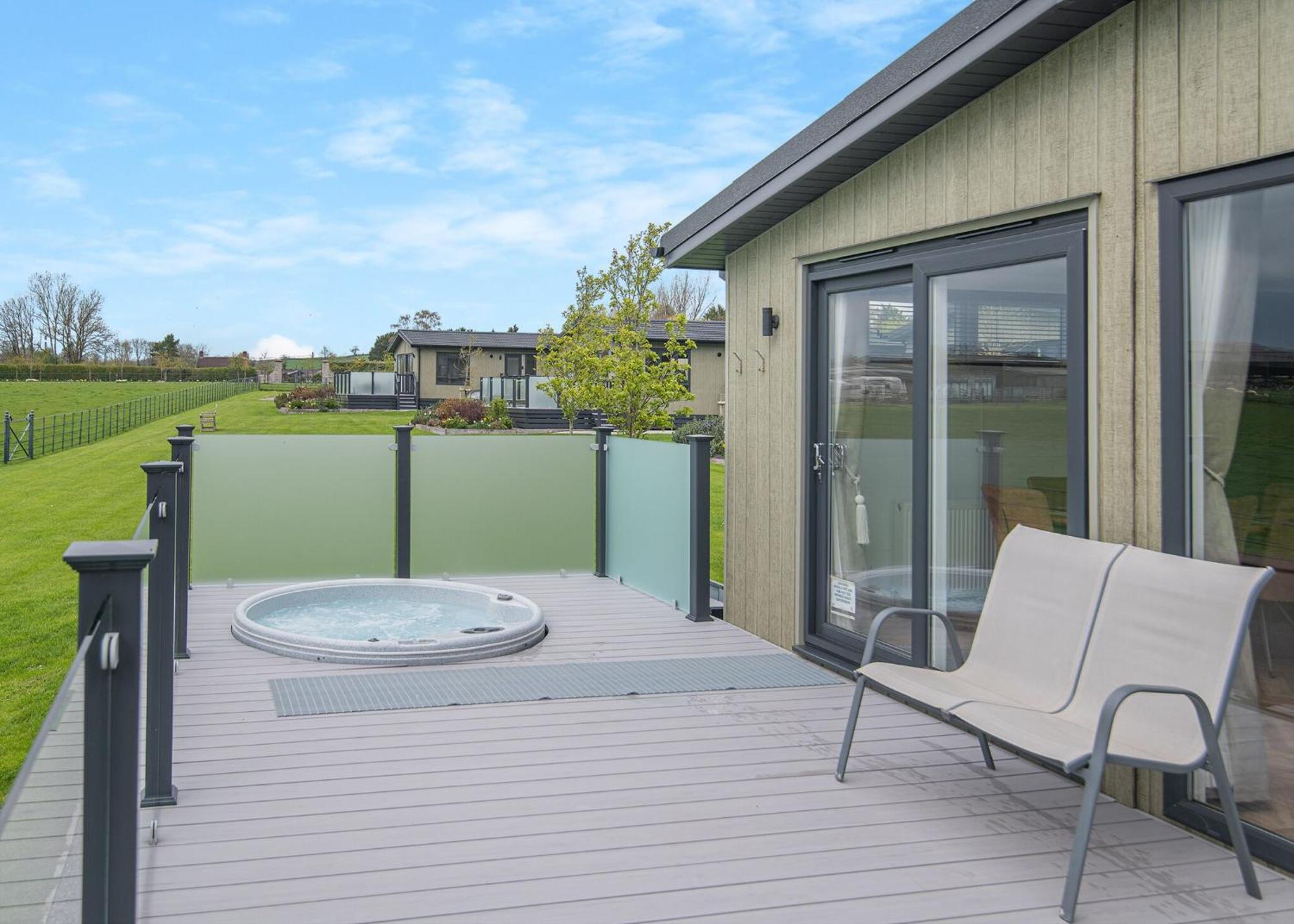 Midsomer Lodges Pilton Bilik gambar