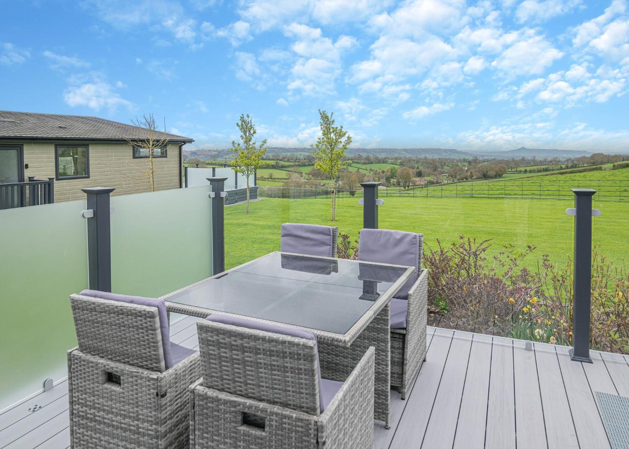 Midsomer Lodges Pilton Bilik gambar
