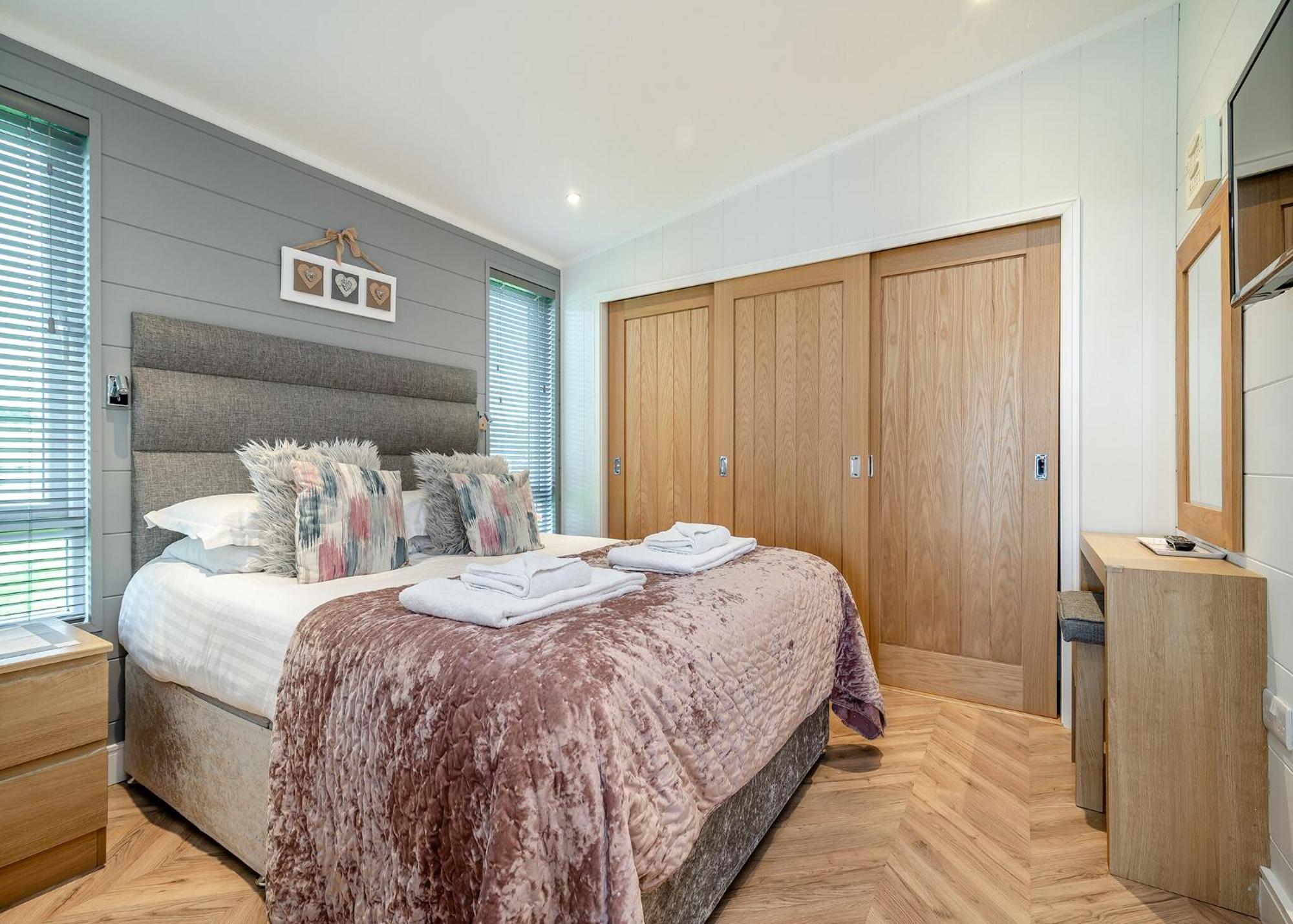 Midsomer Lodges Pilton Bilik gambar
